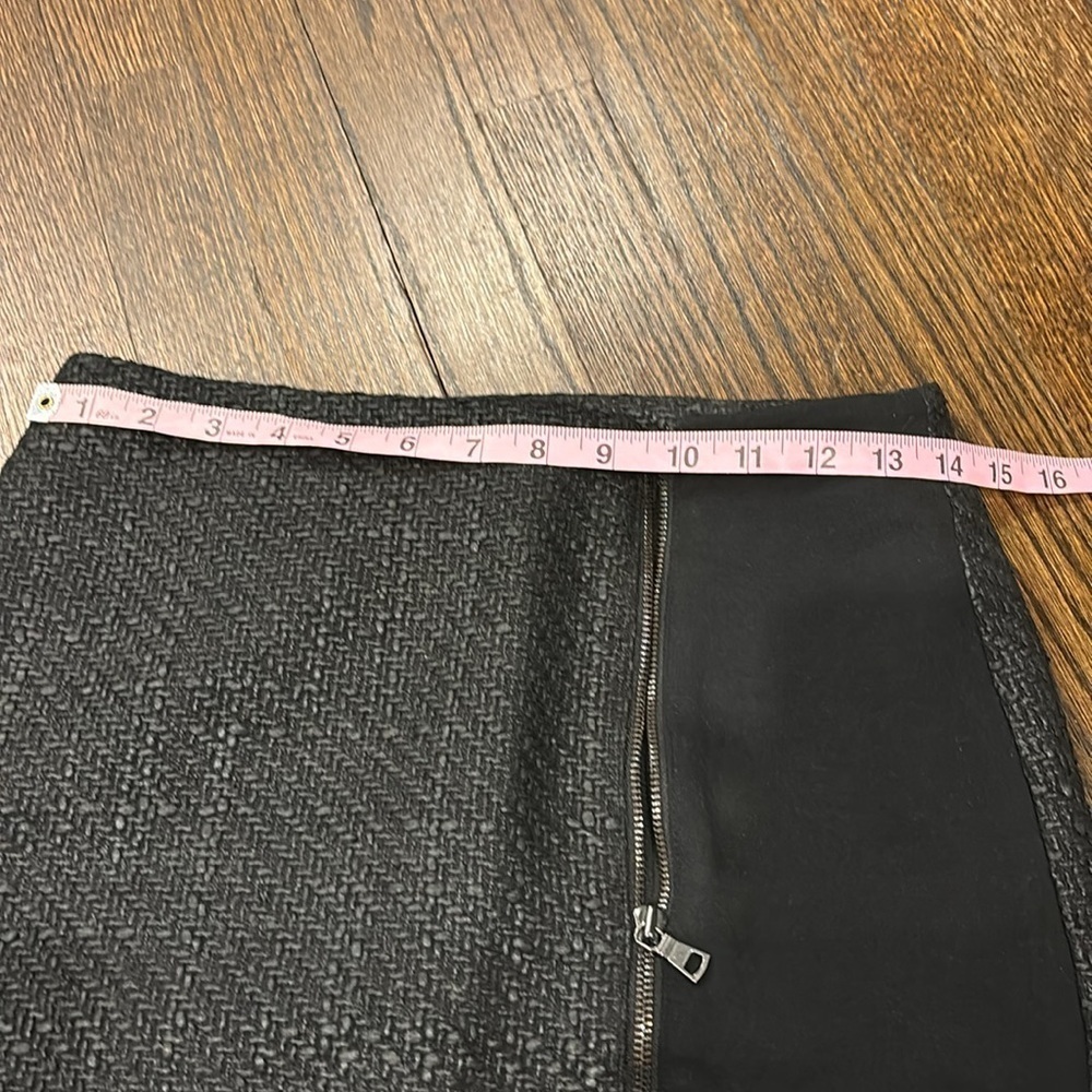 Ann Taylor side zipper skirt in black - Picture 6 of 8